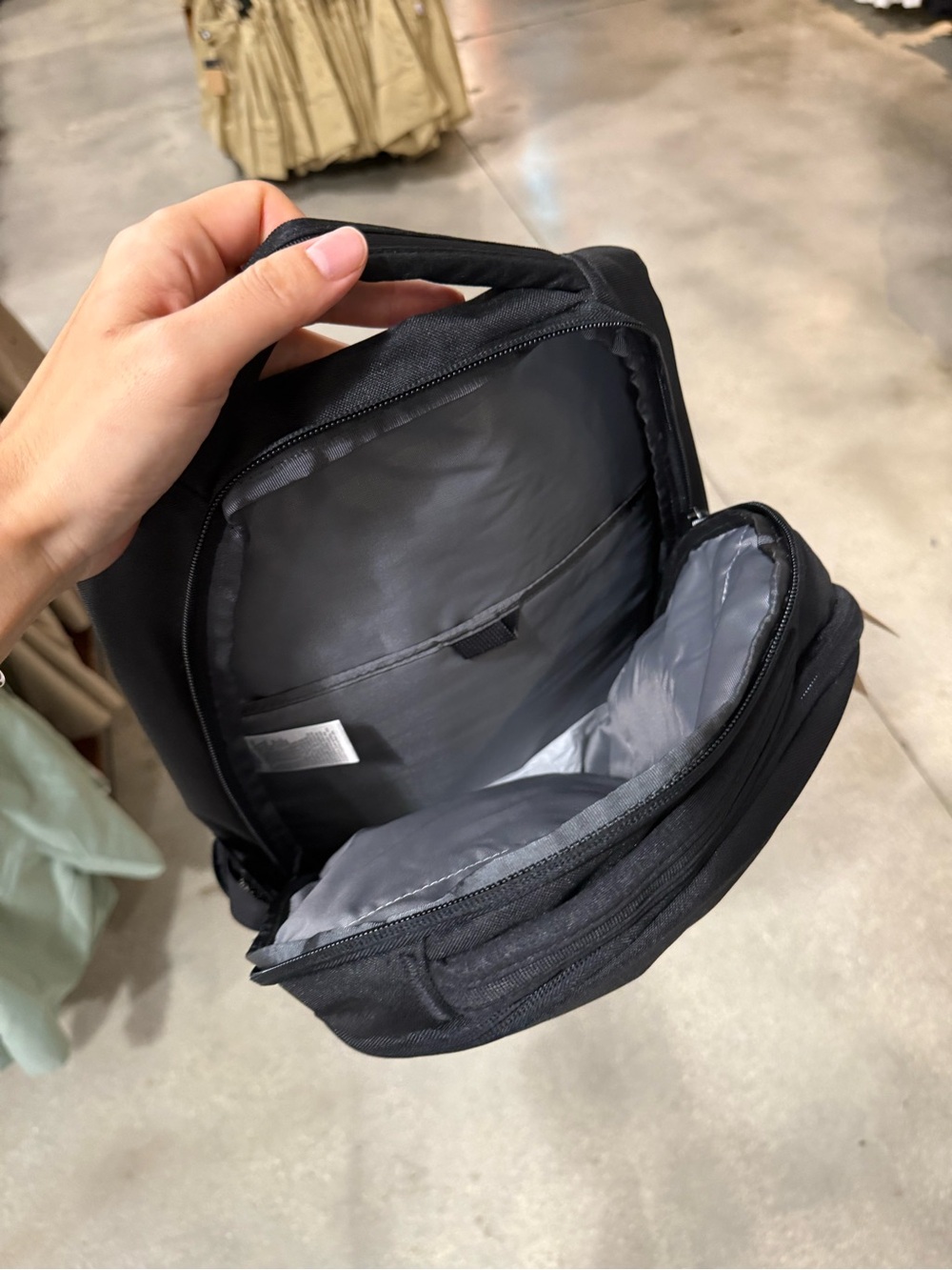 NWT!The North Face PivotER Backpack TNF Black Laptop Travel School Bag,Unisex - Picture 7 of 11